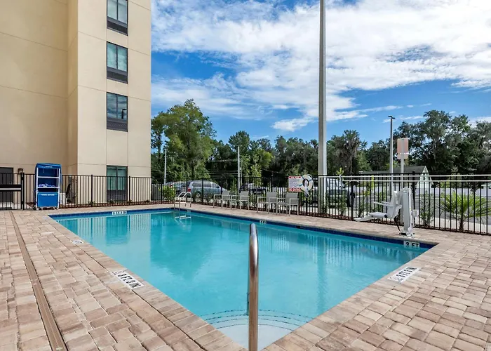 Comfort Suites Gainesville Near University