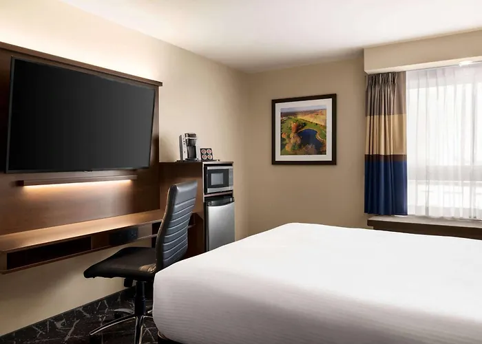 Microtel Inn & Suites By Wyndham Aurora