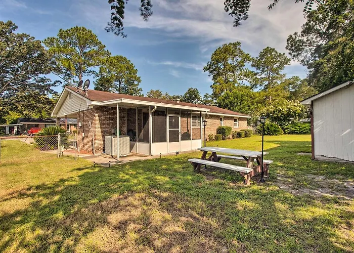 Cozy Waycross House W/ Yard & Screened Patio!