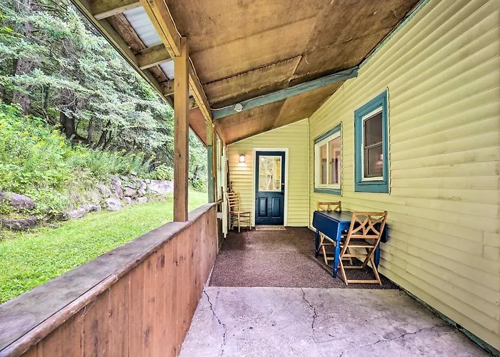 Pet-Friendly Saranac Lake Retreat W/ Deck & Yard