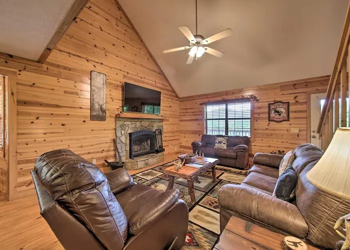 Rustic Young Harris Cabin W/ Fire Pit & Views