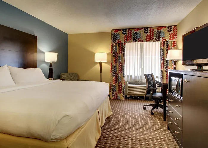 Holiday Inn Express Hotel Fort Campbell-Oak Grove By Ihg