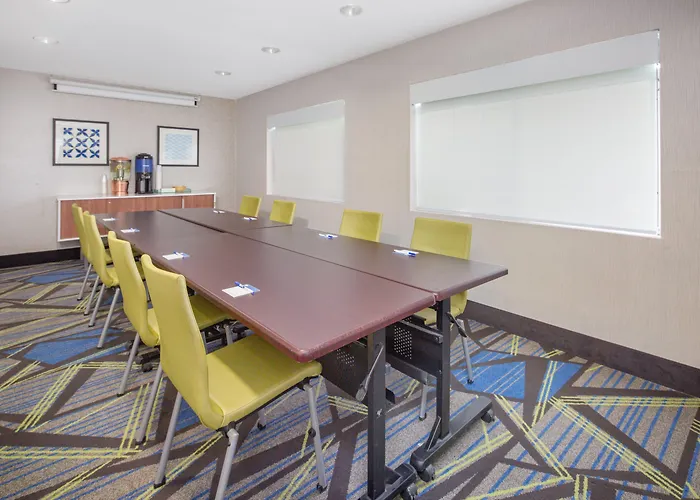 Holiday Inn Express Hotel & Suites Bishop By Ihg
