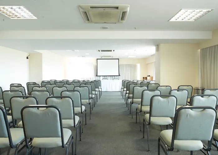 Golden Tulip Macae