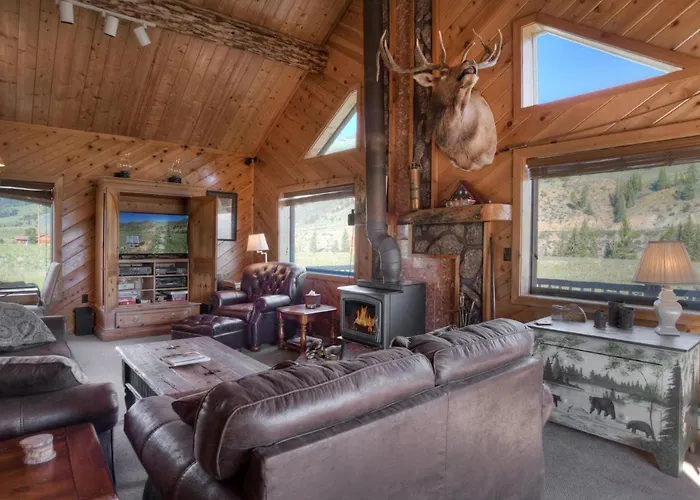 Bristol Head Acres Rustic Cabin