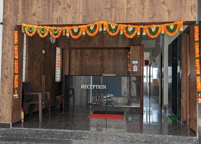 Lakshmi Paradise Lodge A/C