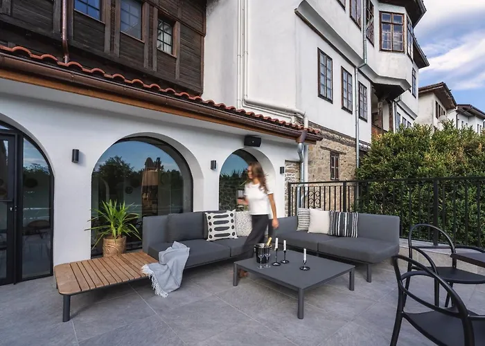 Bridges Residence