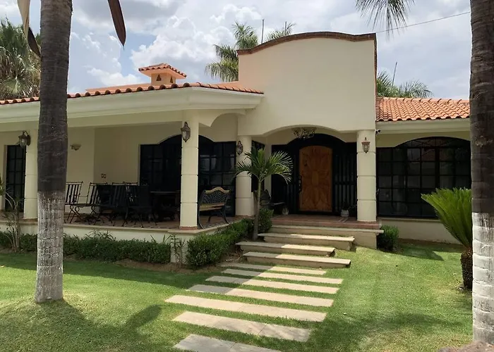 Villa Quinta Lomas casa completa con aéreas verdes