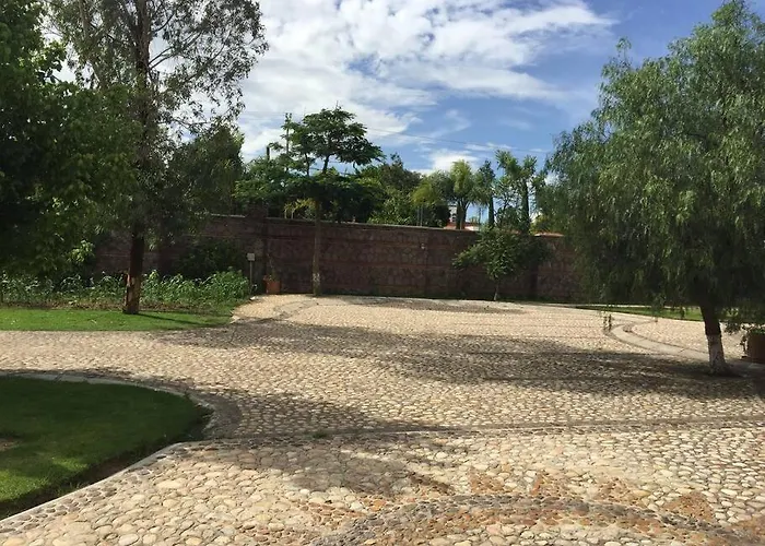 Villa Quinta Lomas casa completa con aéreas verdes