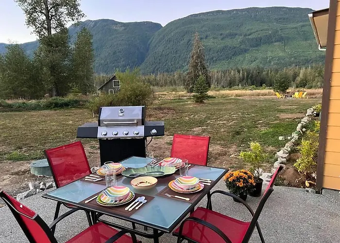 Country Home, Sleeps 6 Pets Friendly
