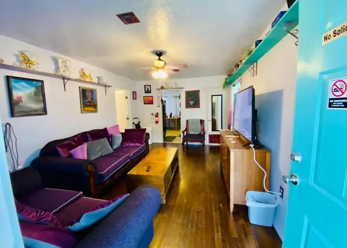 Quick 1 Mile To Ft Sill! Wizard Cottage Sleeps 5 Adults & Pets Welcome!