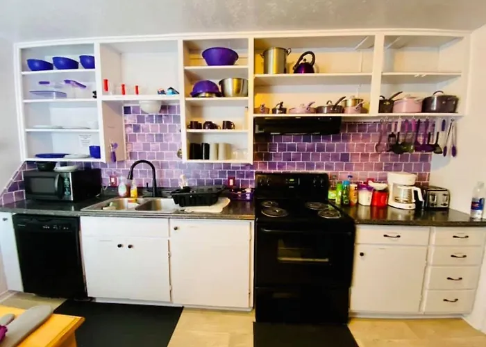 Quick 1 Mile To Ft Sill! Wizard Cottage Sleeps 5 Adults & Pets Welcome!