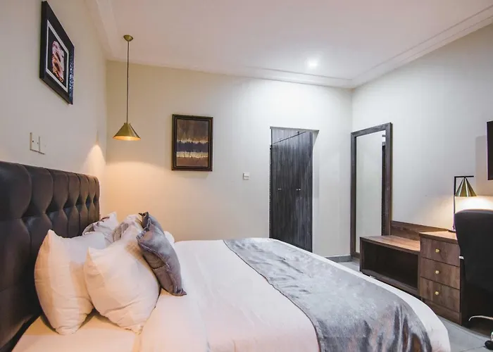 Bon Hotel Platinum