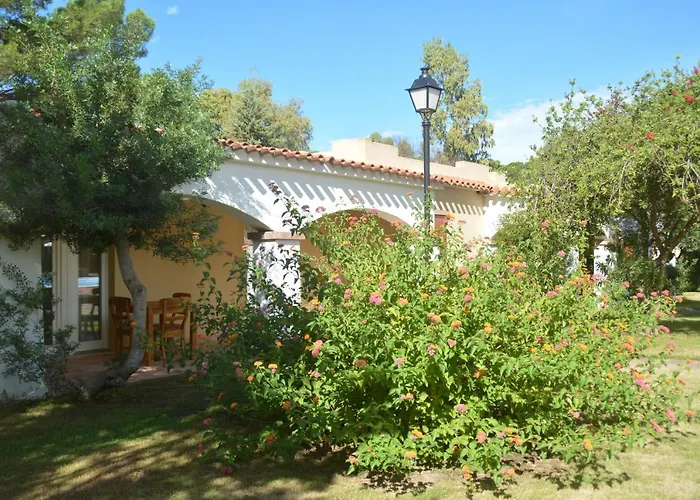 Porto Pino Club