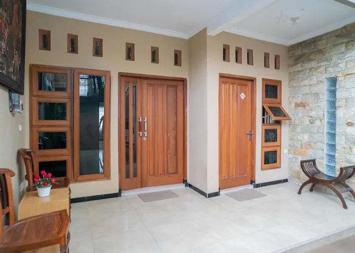 Reddoorz At Villa Akbar 3