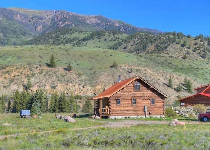 Bristol Head Acres Rustic Cabin