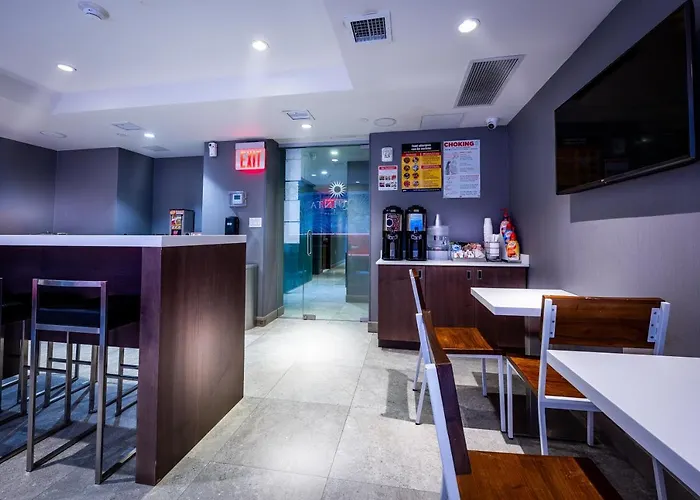 La Quinta By Wyndham Time Square South