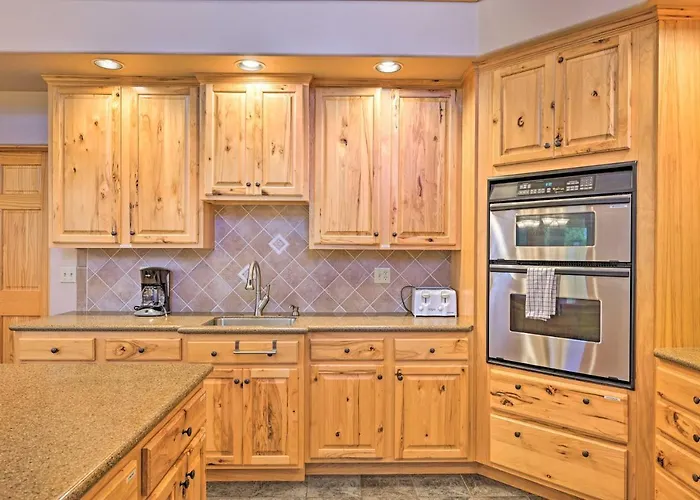Charming, Spacious & Pet-Friendly Buena Vista Home