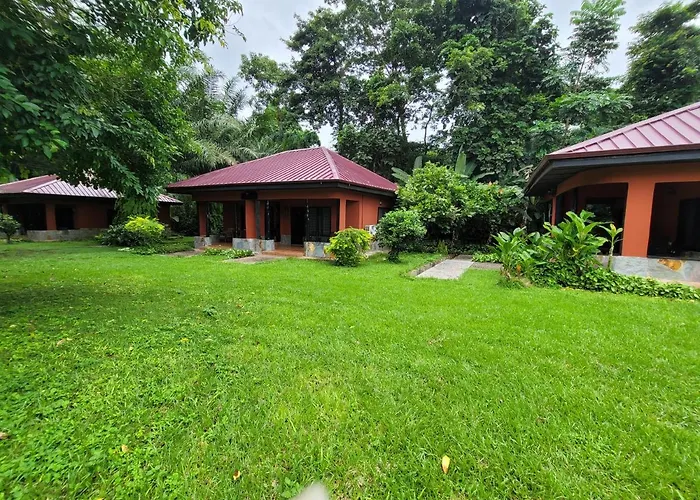 Big Foot Safari Lodge