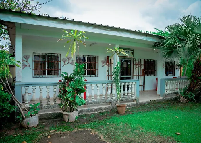 Hotel Hibiscus Blvd Triomphal