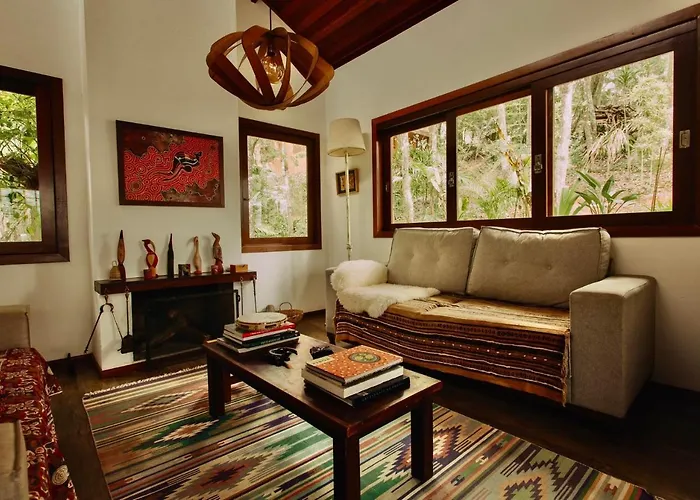 Casa na montanha em condomínio de alto padrão