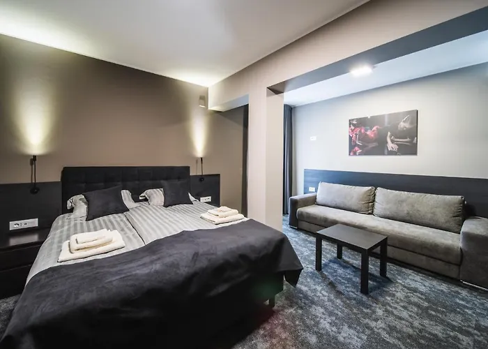 Rustica Rooms