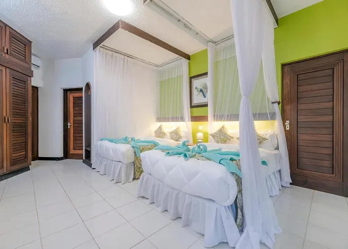Safari Beach Hotel