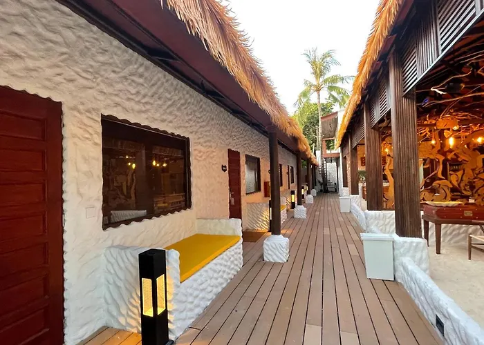 Atholhu Residence
