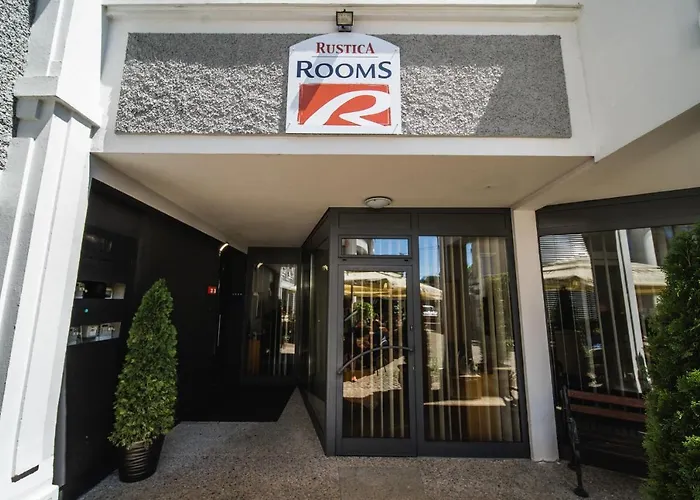 Rustica Rooms