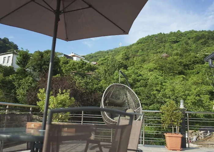 Nira Hotel