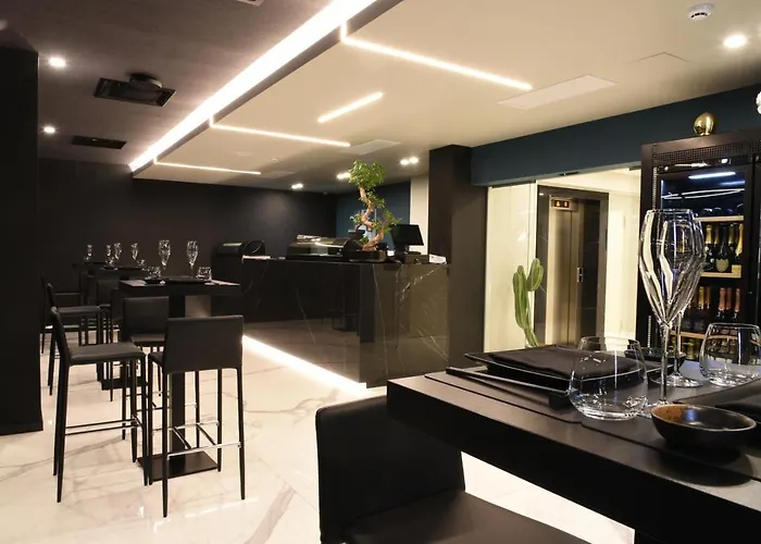 Demsi Palace Hotel & Restaurant