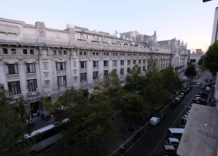 Hotel Midway