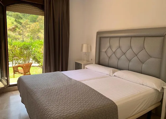 Apartamento espacioso con seis piscinas muy tranquilo y jardines cercano a la playa