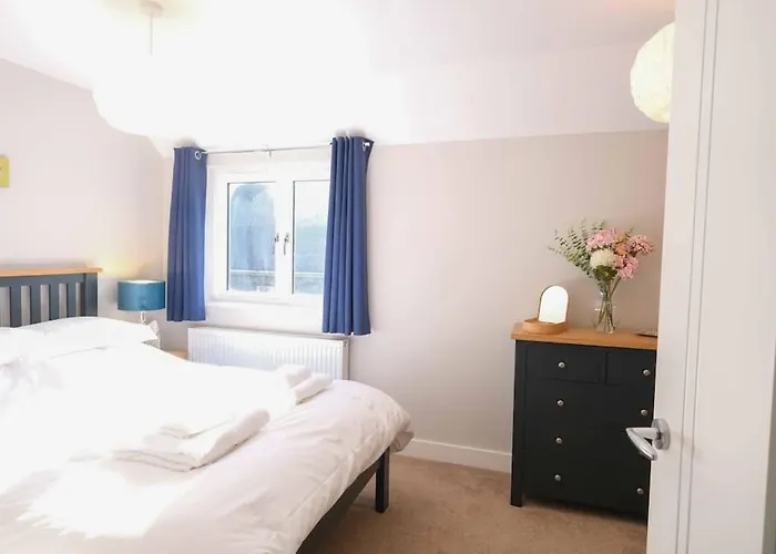 Old School Mews - Autumn Special - Book 3 Nights In September, October Or November And Enjoy Your 4Th Night Completely Free!