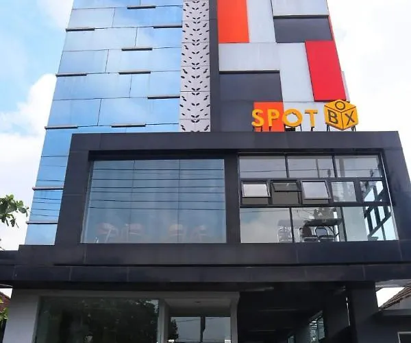 Front One Inn Kediri