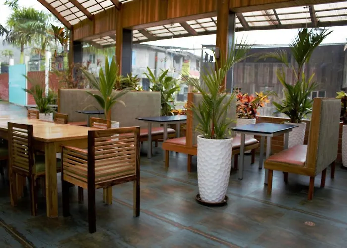 Hostal Zafiro Mindo