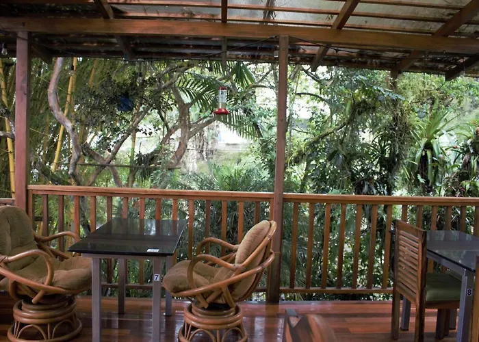 Hostal Zafiro Mindo