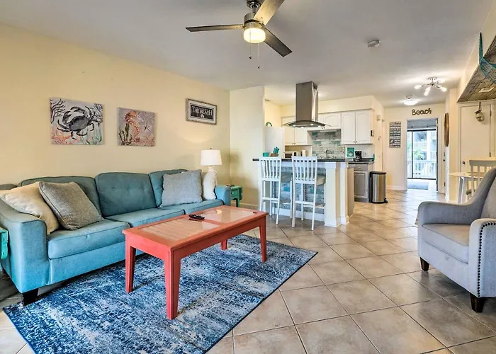 Coastal Condo W/ Pool Access - Steps To Beach