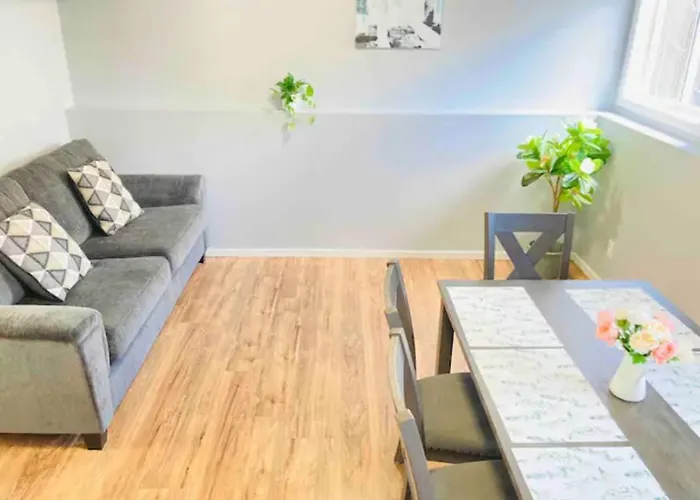 Sweet 5 Bedrooms Single House In Hinton
