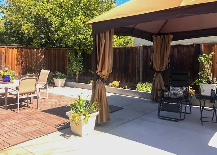 Family Home In Walkable Area Near Silicon Valley!