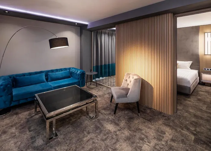 -- Este Park Hotel -- Part Of Urban Chic Luxury Design Hotels - Parking & Compliments - Next To Shopping & Dining Mall Plovdiv