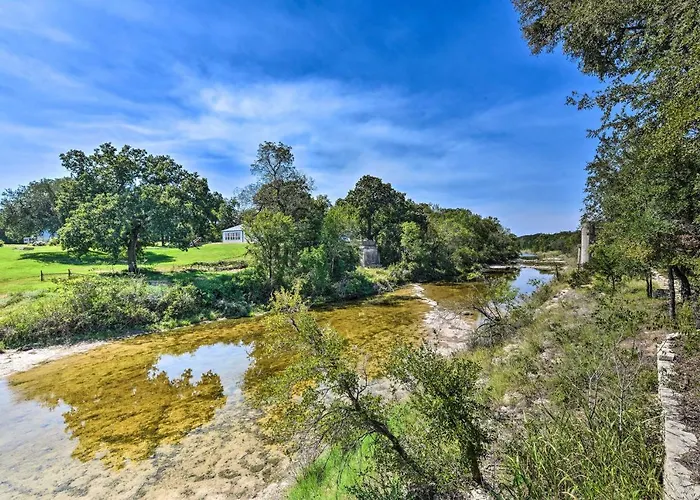 Spacious Glen Rose Home On Paluxy Riverfront