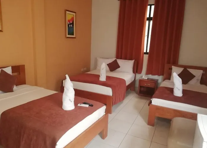 Hostal Huayruro