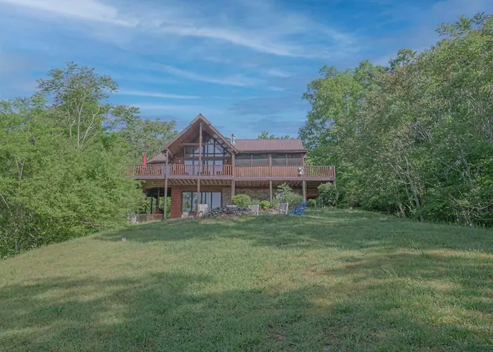 Smoke Rise Lodge - Lake Front, Luxury Cabin, Hot Tub,