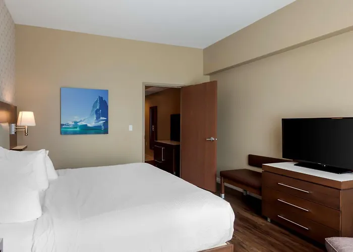 Best Western Plus St. John's Airport Hotel&Suites