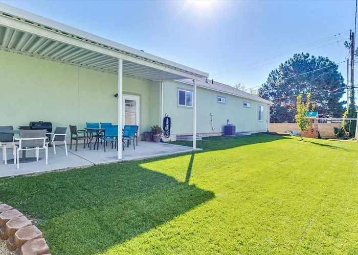 Play & Gather In Luxury,Pets Too! Close To It Everything!