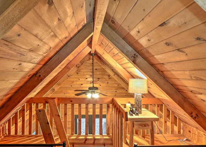 Fireplace & Foliage: Quaint Blue Ridge Cabin!