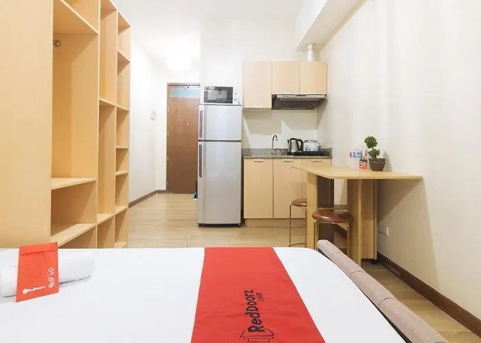 Reddoorz Plus @ Cuarto Verde Staycation