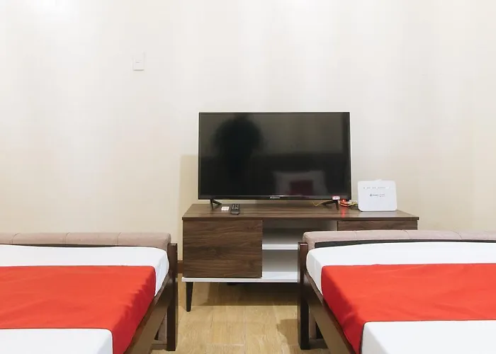 Reddoorz Plus @ Cuarto Verde Staycation