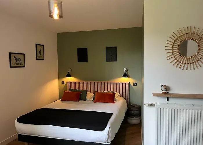 Le Clos Du Pontic Logis Et Cit'Hotel